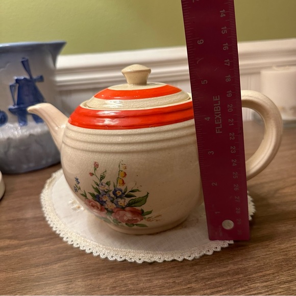 Vintage Transferware Rose Floral Design Red and Cream Teapot - Picture 12 of 12